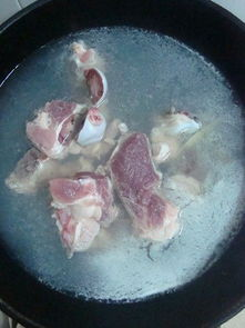 東莞食材配送?中心談?wù)?，哪些人不適合喝豬筒骨湯？