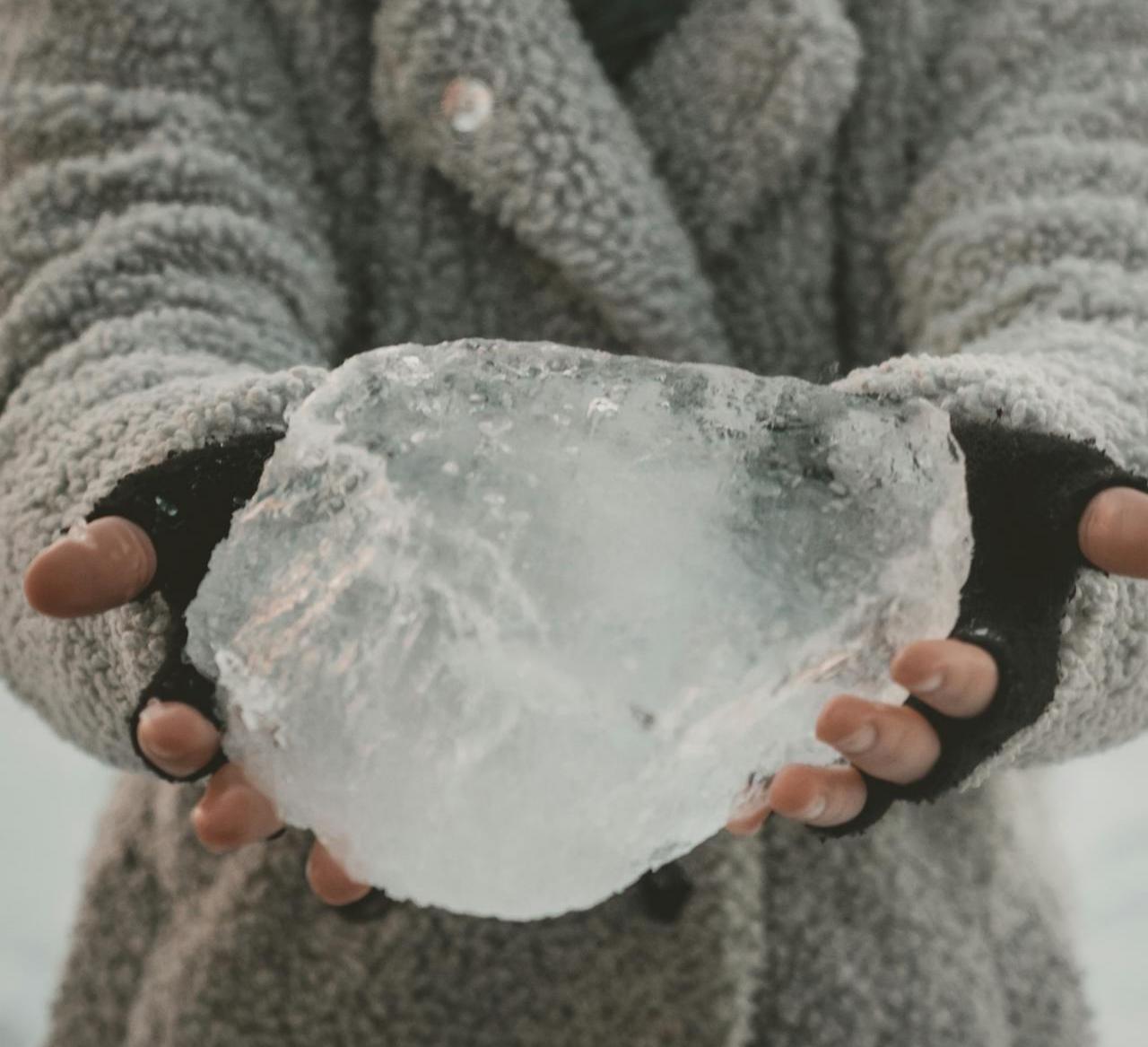 冬天摸冰塊為啥會(huì)粘手？深圳蔬菜配送公司為您科普